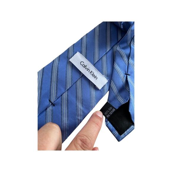 Vintage Calvin Klein 90s Blue Striped Silk Necktie - Picture 3 of 3